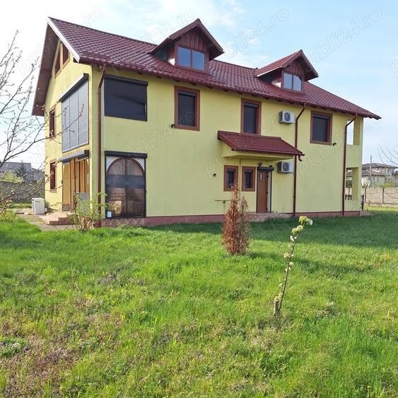 Casă cu 6 camere în Ciolpani
