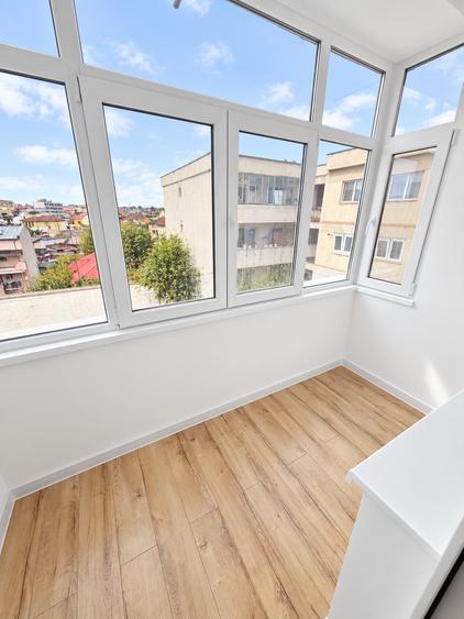 Apartament cu 2 camere decomandat în Trocadero