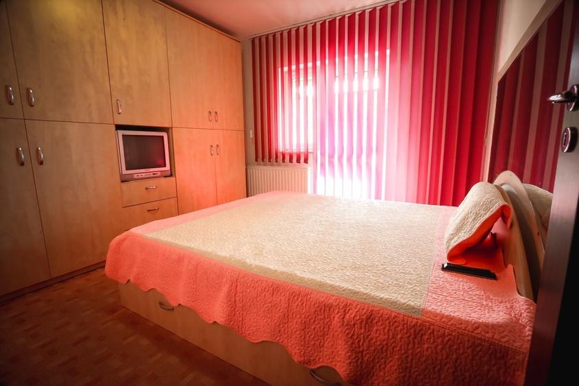 Apartament cu 2 camere decomandat în Mircea cel Bătrân