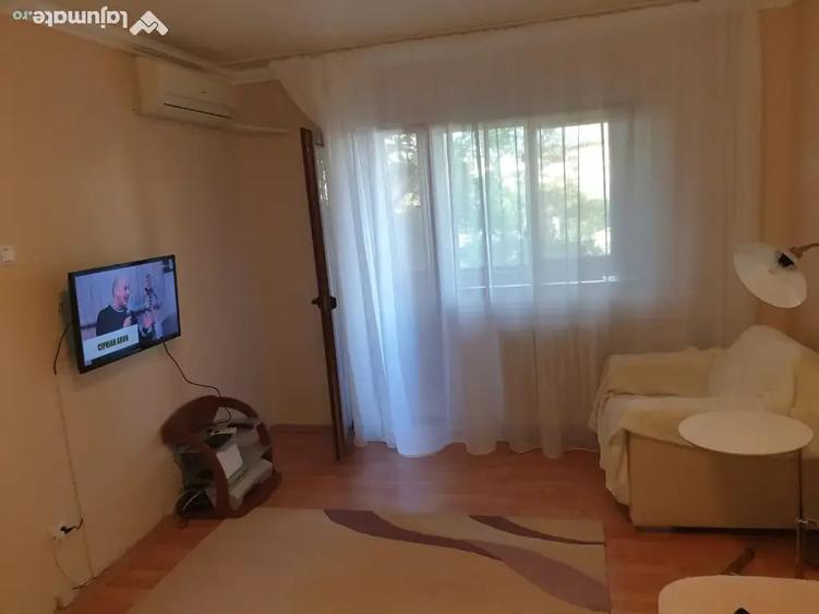 Apartament cu 2 camere decomandat în Titan