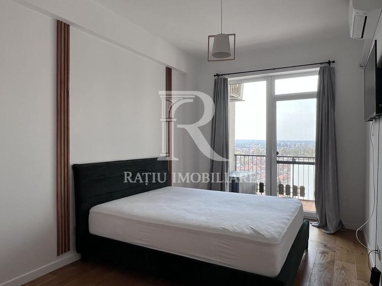 Apartament cu 4 camere decomandat, mobilat în Centru Civic