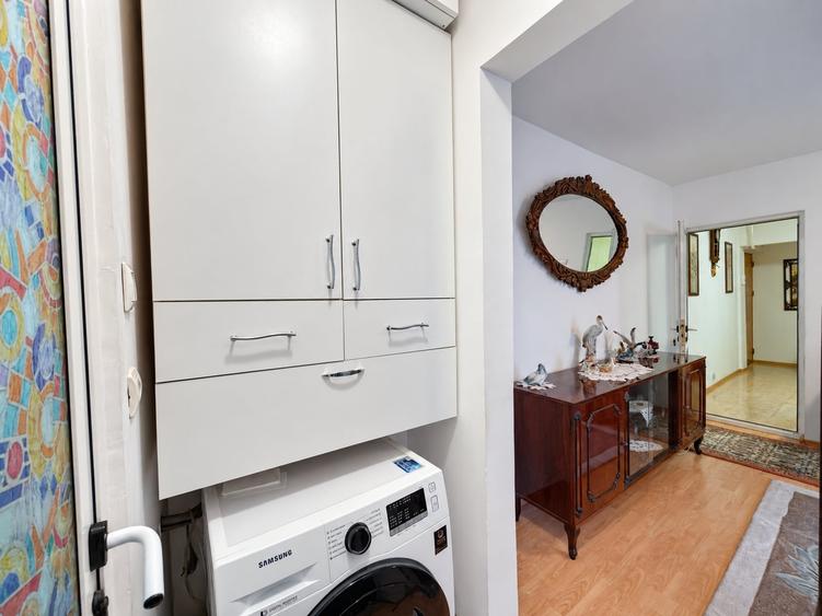 Apartament cu 2 camere semidecomandat în Inel I