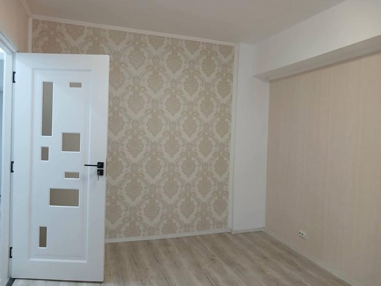 Apartament cu 3 camere decomandat în Păcii