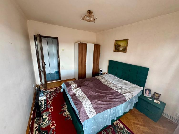 Apartament cu 2 camere semidecomandat în Podu Roș