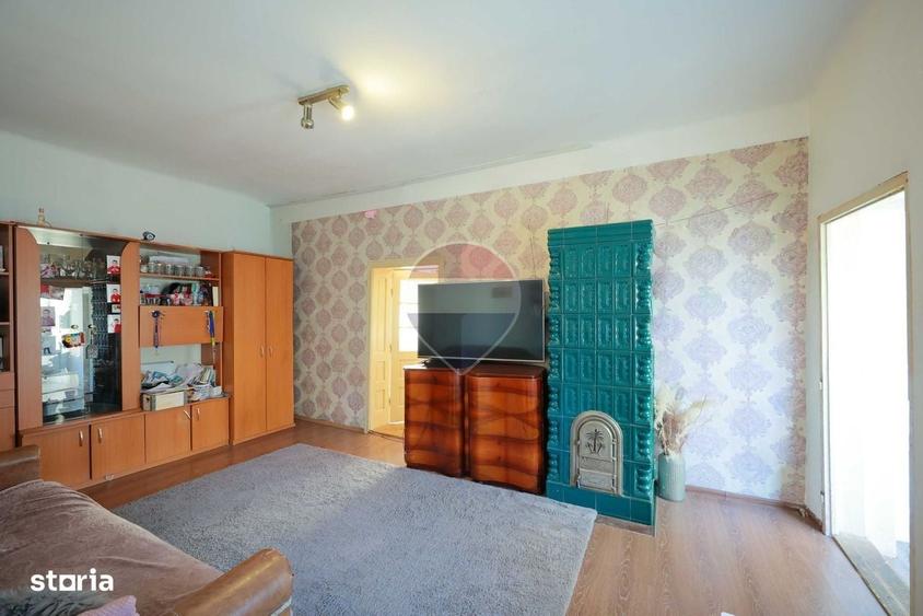 Casă cu 4 camere în Santăul Mare