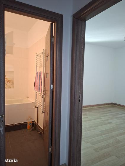 Apartament cu 3 camere semidecomandat în George Enescu