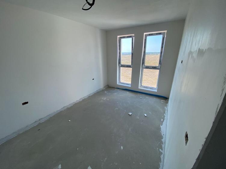 Apartament cu 2 camere decomandat în Girocului