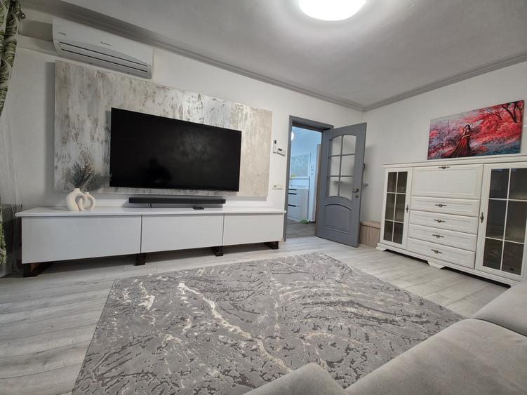 Apartament cu 2 camere decomandat în CET