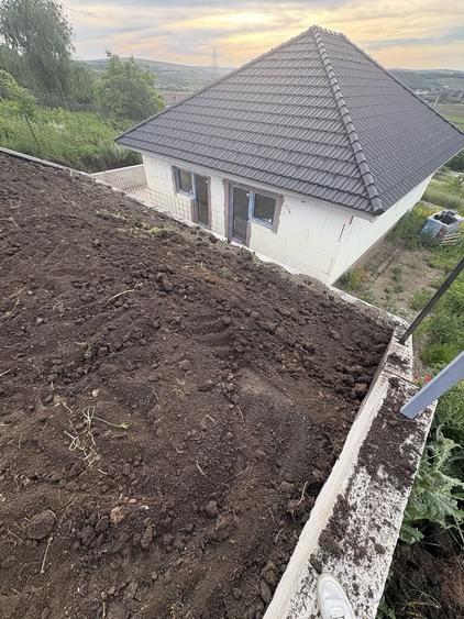 Casă cu 3 camere în Câmpenești