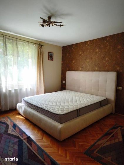 Apartament cu 4 camere, mobilat în 22 Decembrie 1989