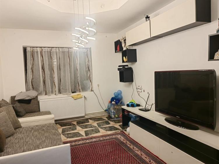 Casă cu 4 camere în Semlac