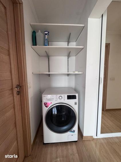 Apartament cu 3 camere decomandat, mobilat în Rovine