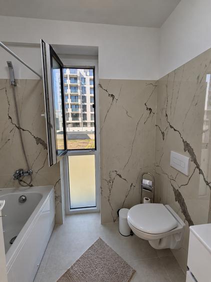 Apartament cu 3 camere decomandat, mobilat în Aradului