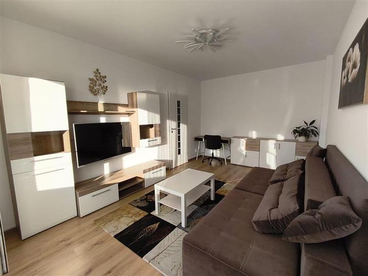 Apartament doua camere Alphaville - Intrare Racadau - 1