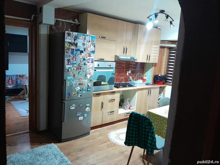 Apartament cu 3 camere decomandat în Obor