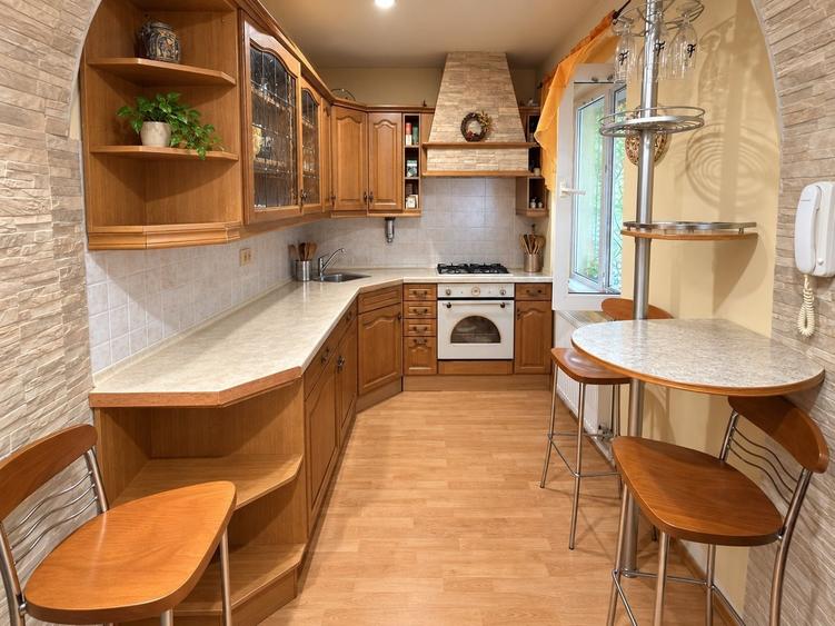 Duplex cu 3 camere cu Teren 200 Mp în Sub Arini