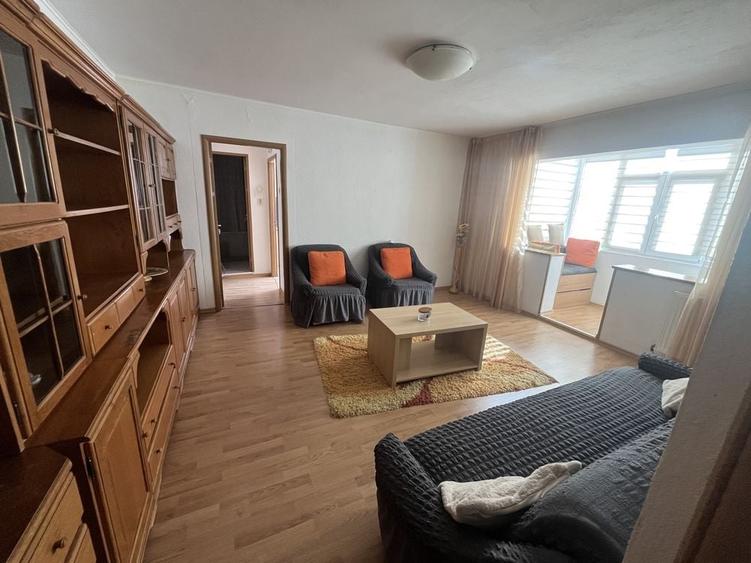 Apartament cu 2 camere semidecomandat în Trivale
