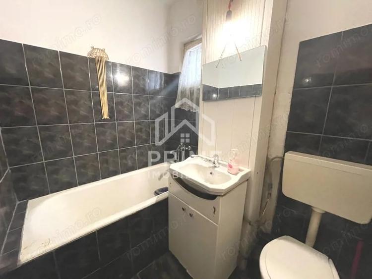 Apartament cu 3 camere decomandat în Cetate