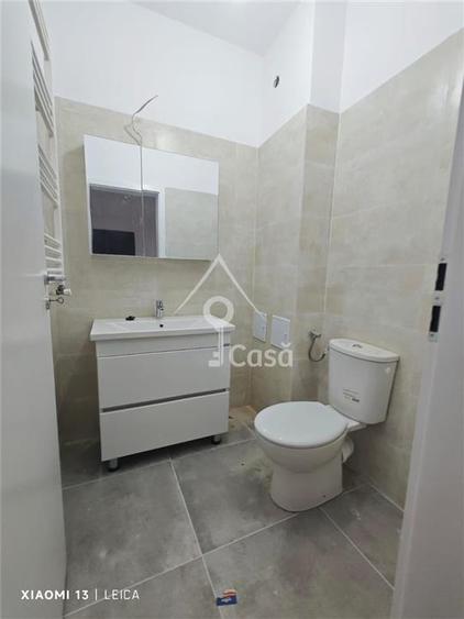 Apartament cu 3 camere decomandat în Berceni