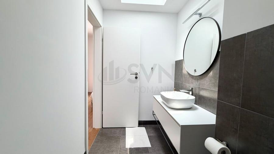 Apartament cu 4 camere semidecomandat, mobilat în Pipera