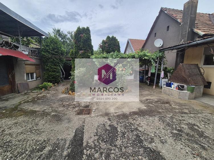 Casă cu 4 camere cu Teren 1726 Mp în Moniom
