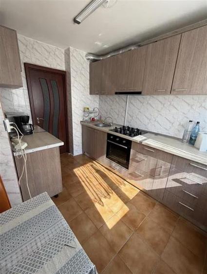 Apartament cu 3 camere decomandat, mobilat în Brâncoveanu