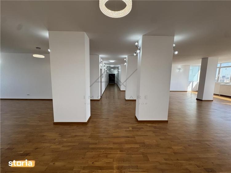 Apartament cu 4 camere în Pieptănari