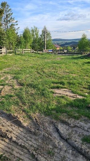 Teren de 1700 mp, în Mărișel