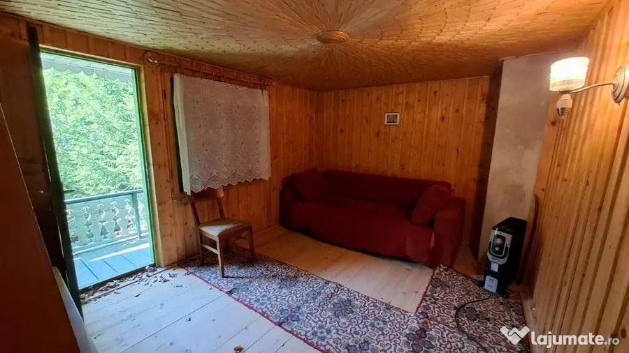 Apartament cu 4 camere în Lepșa