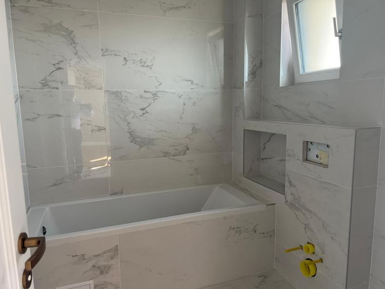 Casă individuală cu 4 camere cu Canalizare în Cug