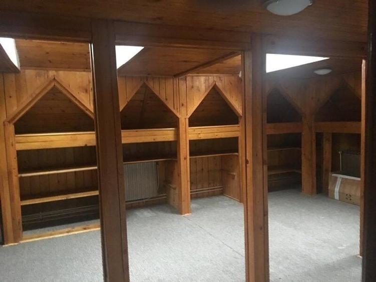 Casă individuală cu 6 camere cu Canalizare în Cotroceni