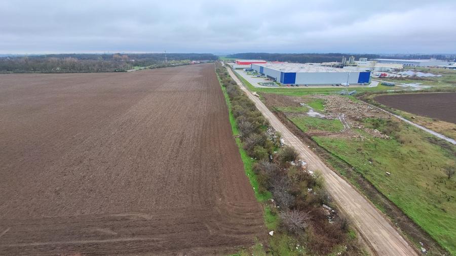 Teren Construcții intravilan de 10000 mp, în Exterior Est