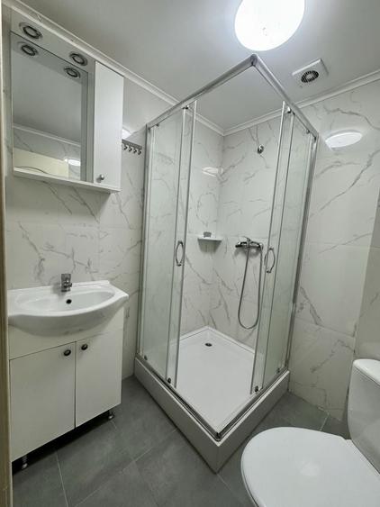 Apartament cu 3 camere decomandat în Bucșinescu
