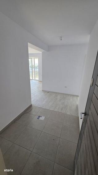 Apartament cu 3 camere în Est