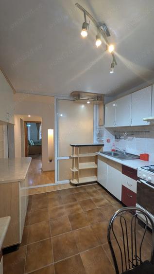 Apartament cu 3 camere decomandat în Precista