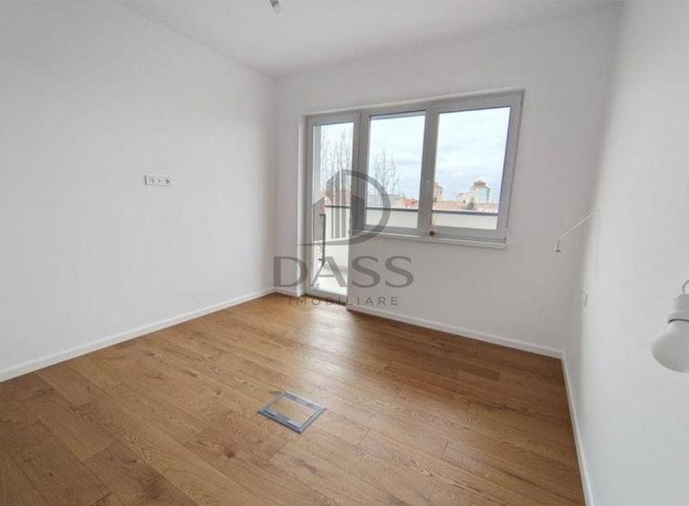 Apartament cu 4 camere decomandat în Hipodrom 1