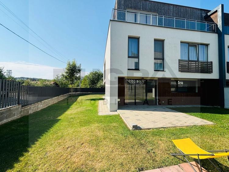 Duplex cu 5 camere cu Canalizare în Europa