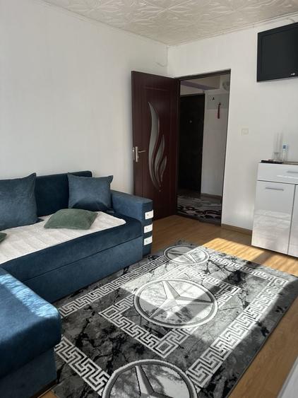 Garsonieră decomandată în Central