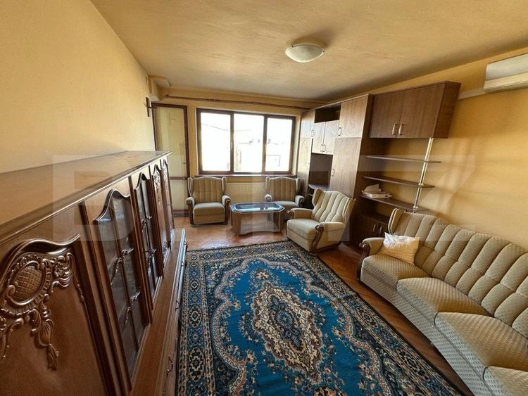 Apartament cu 3 camere decomandat, mobilat în Kogălniceanu