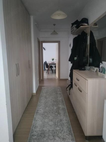 Apartament cu 3 camere decomandat în Sânpetru