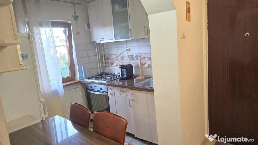 Garsonieră decomandată în Central
