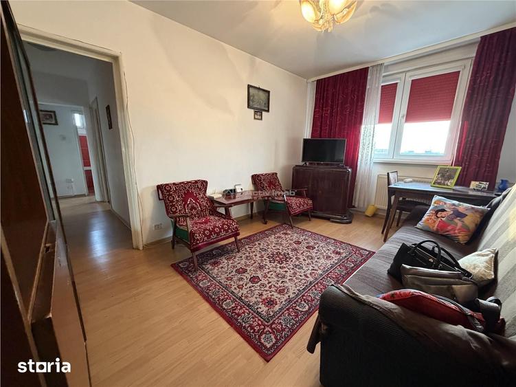 Apartament cu 4 camere în Drumul Taberei
