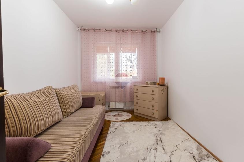 Apartament cu 3 camere decomandat, mobilat în Ultracentral