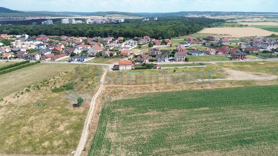Teren Construcții intravilan de 2079 mp, în Sânmartin