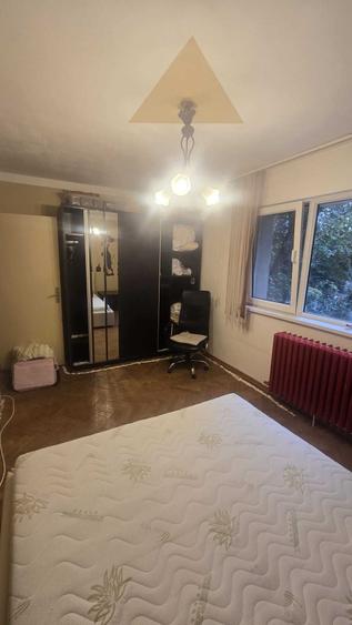 Apartament cu 3 camere semidecomandat în Dacia