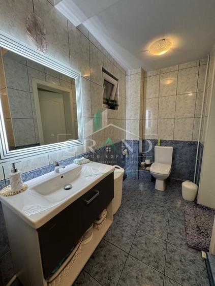 Casă individuală cu 4 camere cu Canalizare în Dâmbul Rotund