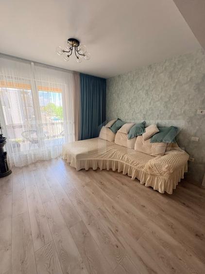 Apartament cu 2 camere decomandat, mobilat în Tractorul