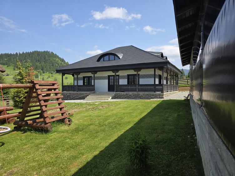 Casă cu 4 camere în Ortoaia