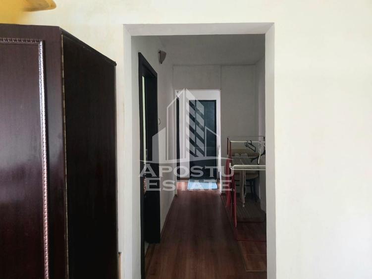 Apartament cu 3 camere decomandat, mobilat în Podgoria