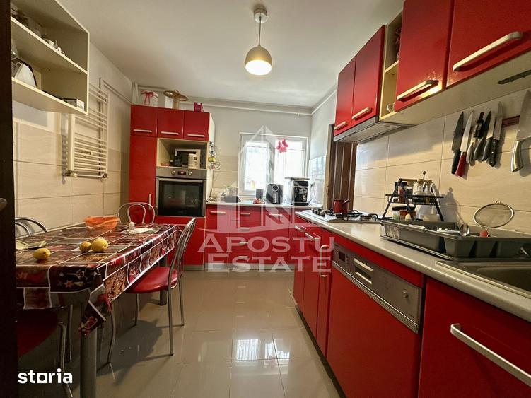 Apartament cu 4 camere decomandat, mobilat în Steaua
